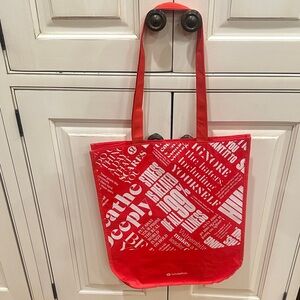 NEW👜LULULEMON RED AND WHITE REUSABLE LARGE GRAPHIC LOVE TOTE BAG - SNAP CLOSURE